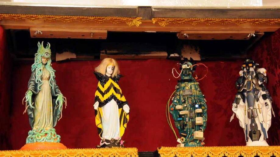 La statua della Madonnina diventa una caramella