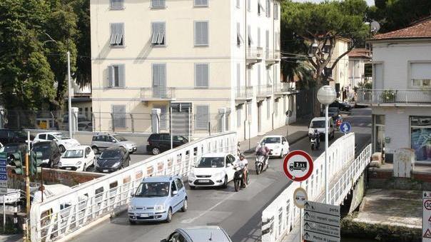 Cantiere del ponte girante, si comincia da via Pilo