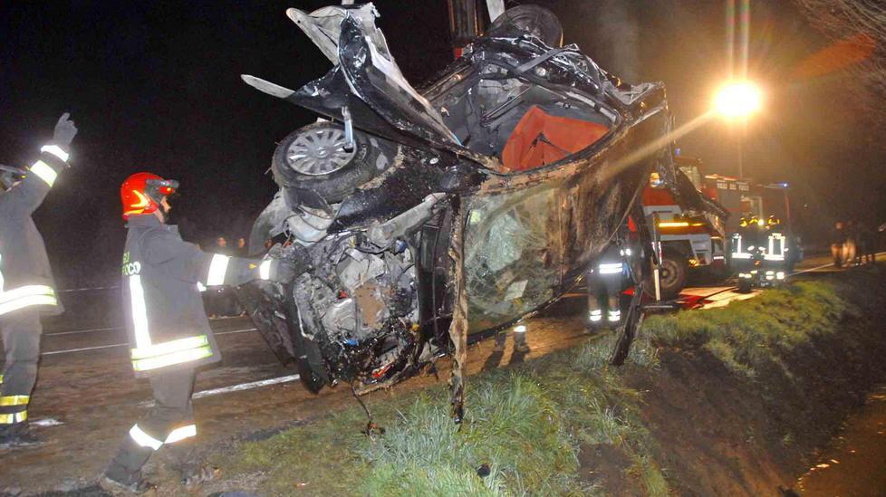 Una lunga scia di sangue in pochi chilometri 