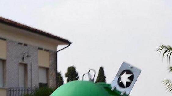 Rifiuti, addio alla campana di vetro
