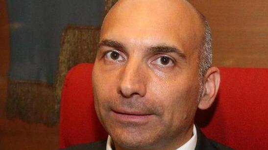 Via l’amianto dalla palestra delle elementari