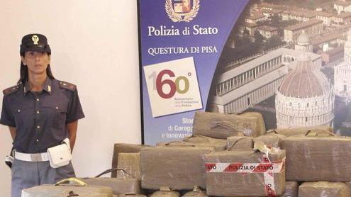 Cinque in manette: la droga nascosta nel vano dello yacht
