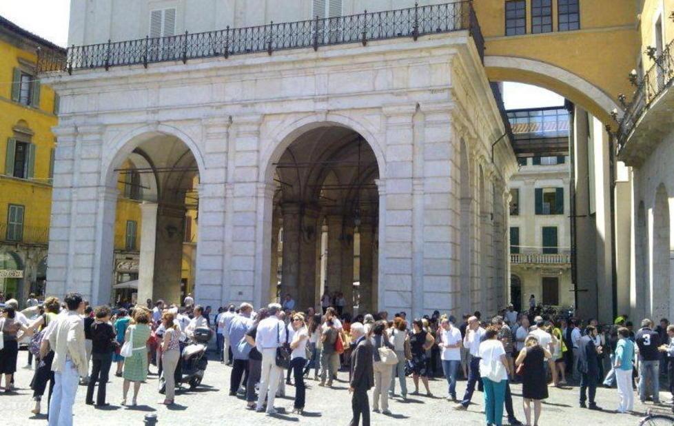 Vigilessa rifila pugno da ko all’aggressore di una collega 