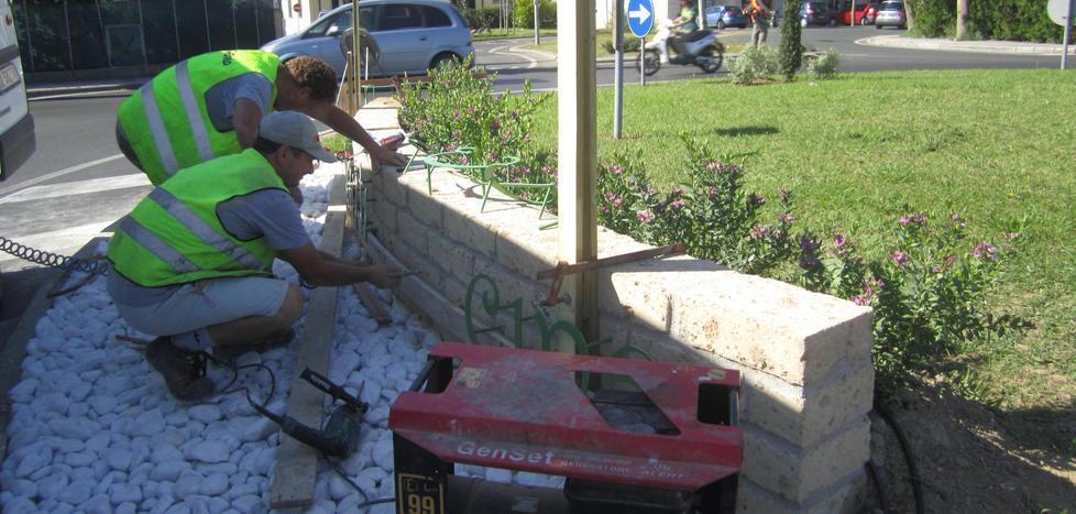 «Benvenuti a Cecina» Sistemate le rotatorie d’ingresso alla città 