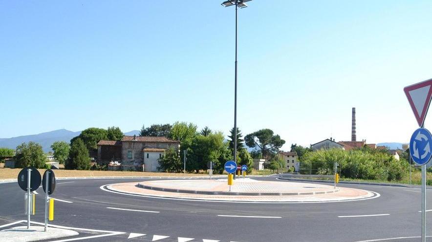 Traffico più scorrevole con la nuova rotatoria