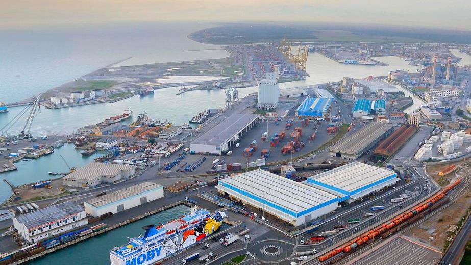 Porto, sì al dragaggio al Molo Italia