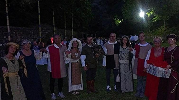 Successo al borgo per la cena sotto le stelle