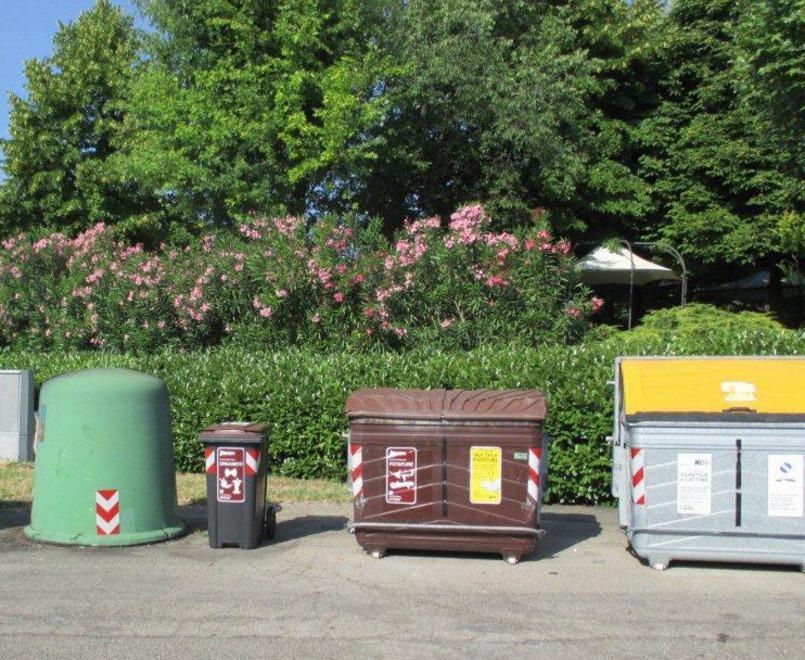 Rifiuti, per la differenziata arrivano i nuovi cassonetti 