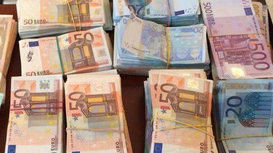 Banda di pusher nasconde 140mila euro