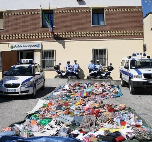 Migliaia di capi sequestrati dalla municipale 