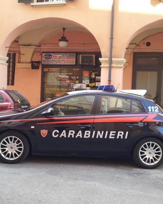 Ruba i “Gratta e vinci” in tabaccheria