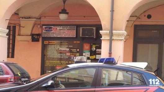 Ruba i “Gratta e vinci” in tabaccheria