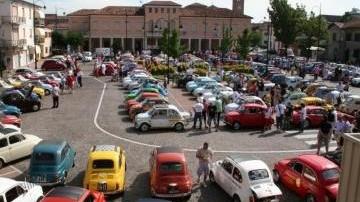 “Fiat 500”, in piazza il tradizionale raduno