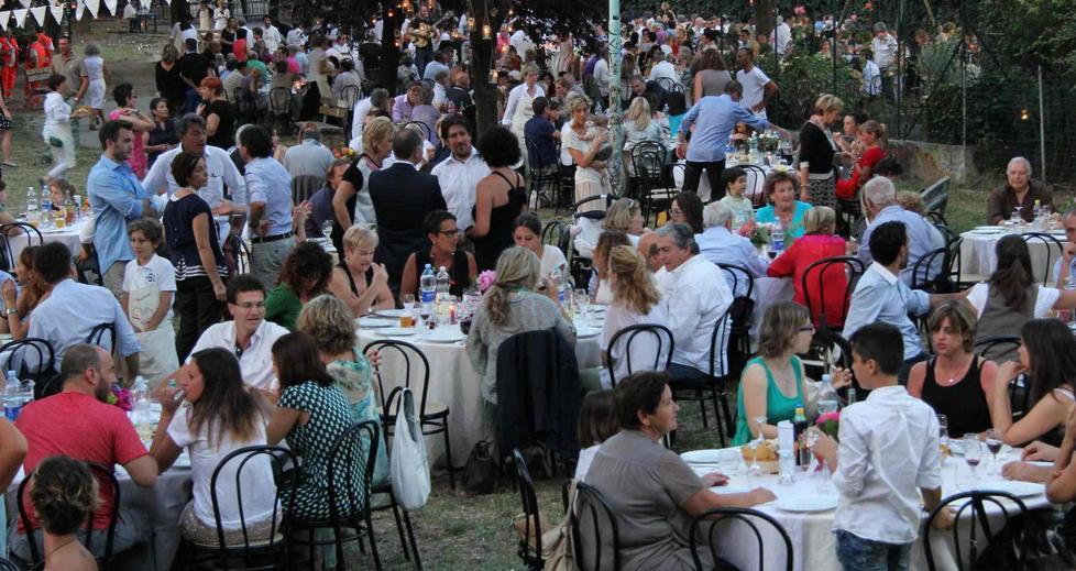 Prato, Santa Trinita, un negozio tira l’altro 