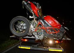 Motociclista in coma dopo l'incidente 