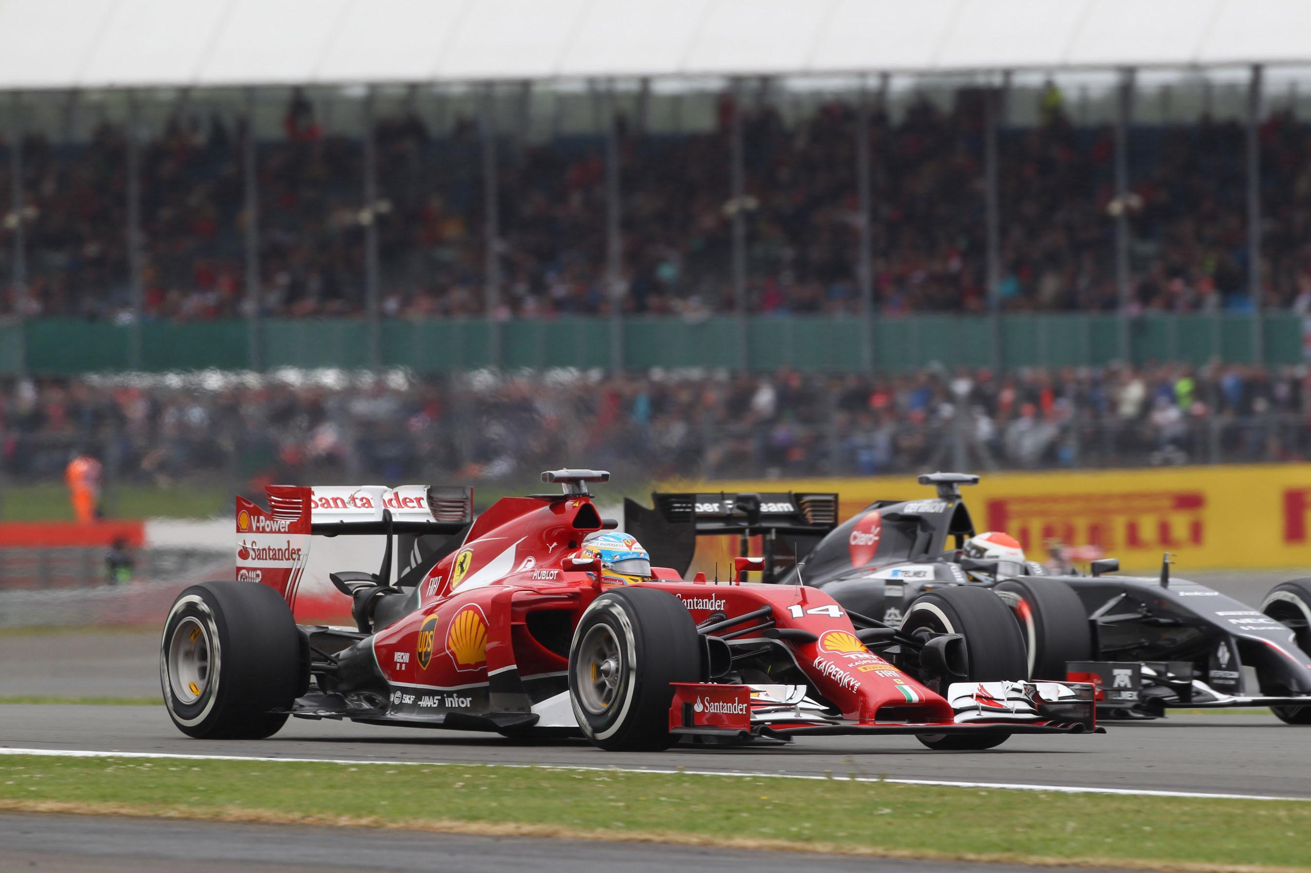 Silverstone, vine Hamilton. Raikkonen fuori strada Alonso sesto