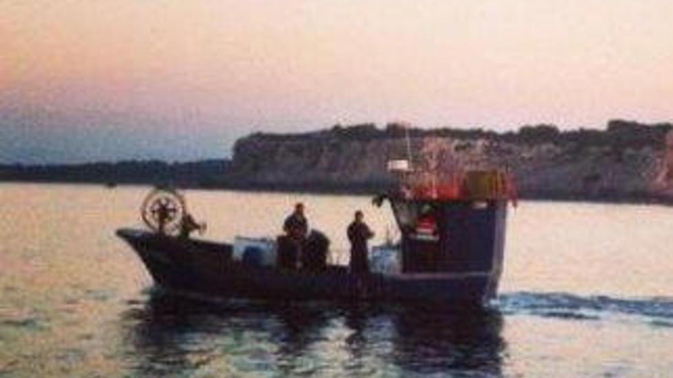 Pescano a Pianosa e tentano la fuga