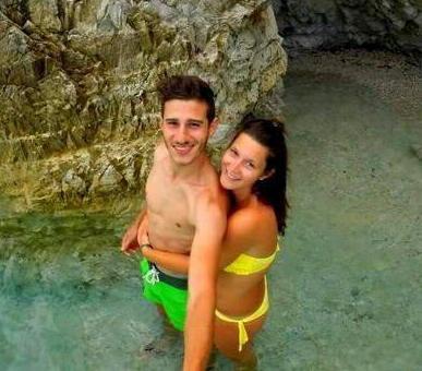 Muore a 22 anni in moto contro un muro 
