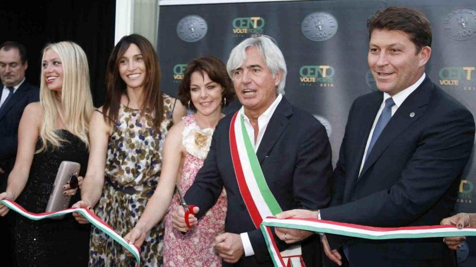 La sfilata delle stelle per i due centenari di Forte e Maserati