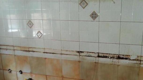 Mesi d’attesa per una casa invivibile
