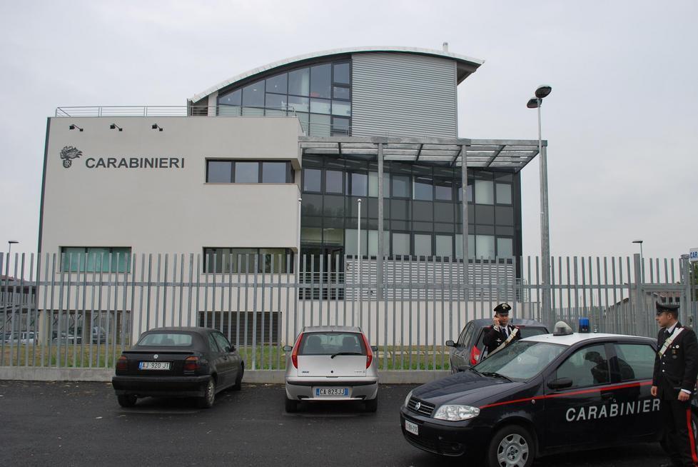 Rubano monetine dai videopoker per un migliaio di euro