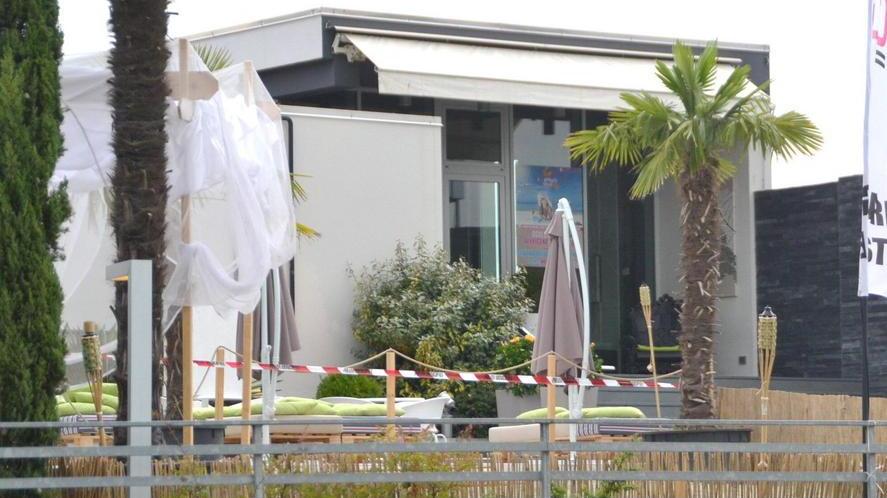 Posteggio trasformato in spiaggia sequestrato al Turchetto