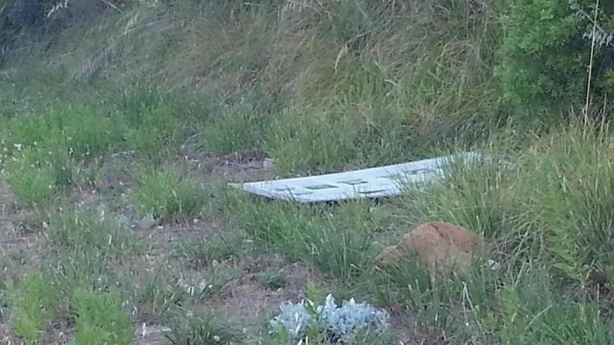 Divelti tre maxi cartelloni informativi sul Promontorio
