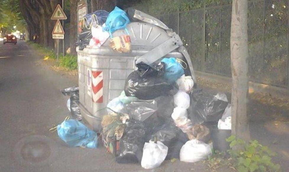 Gli incivili sorpresi dalla telecamere 