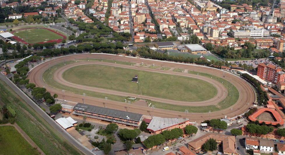 Abitazioni e uffici nell’area dell’ippodromo Sesana 