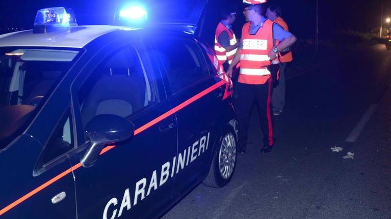 Si schianta contro un palo centauro finisce in coma