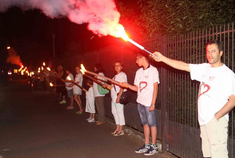 Lunga fiaccolata contro le stragi 