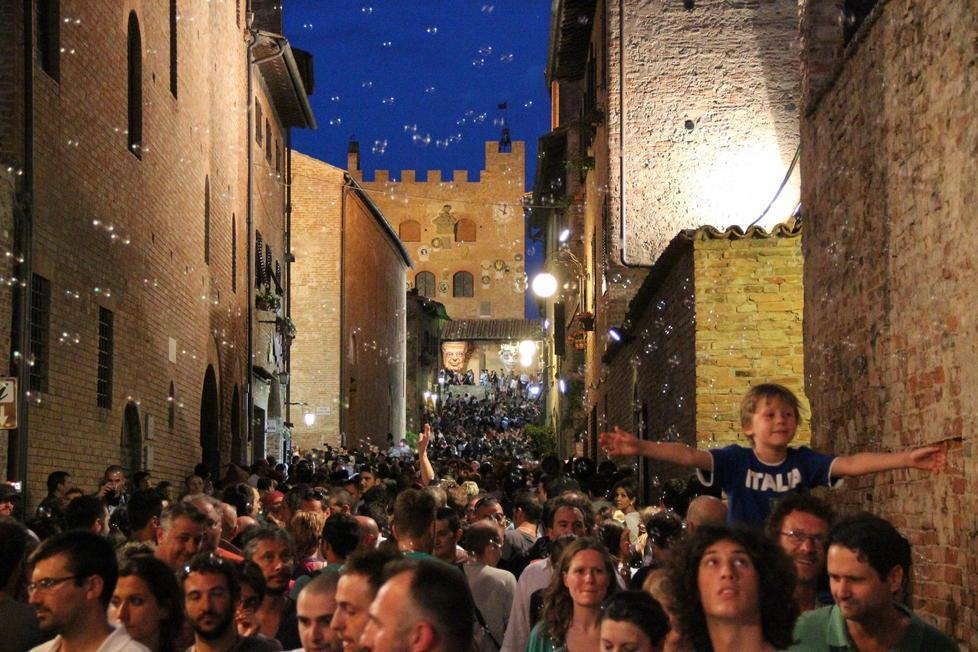 Mercantia: sì alla proroga per negozi, vendita di cibo e analcolici 