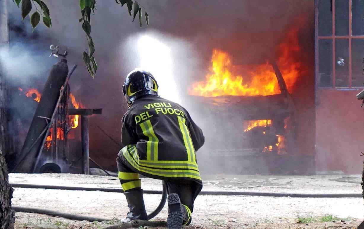 Carozzeria in fiamme
