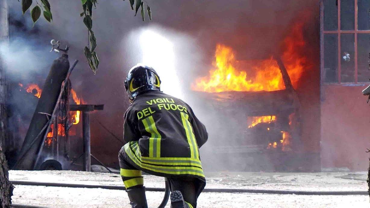Carozzeria in fiamme