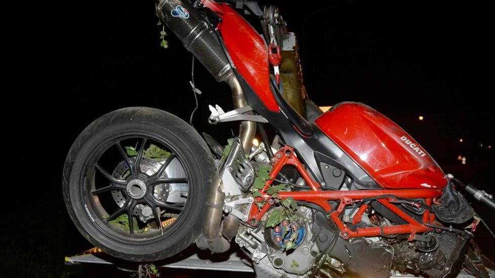 La resa del motociclista dopo una notte di agonia