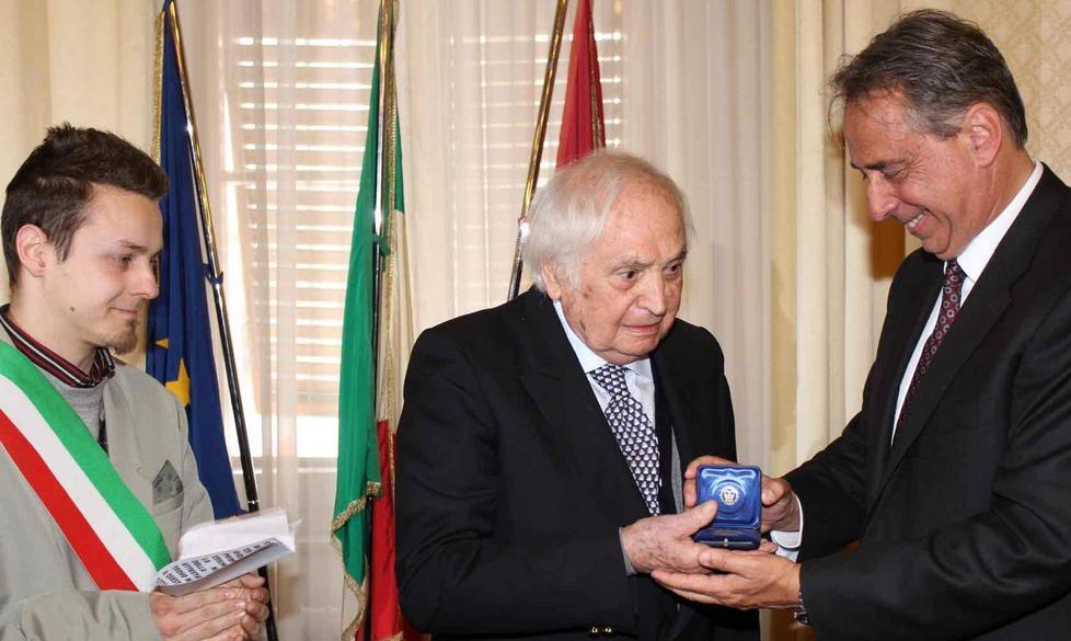 Cosimi gli dà la Livornina nel 2011