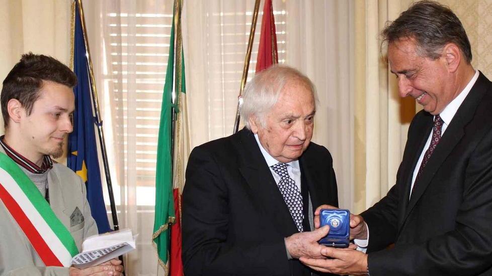 Cosimi gli dà la Livornina nel 2011
