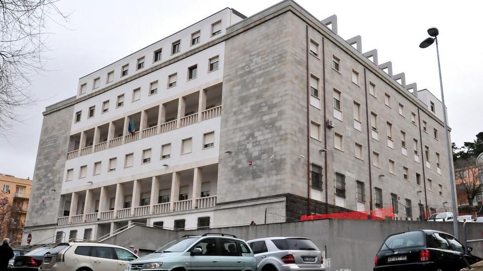 Arrestato per estorsione, torna in libertà