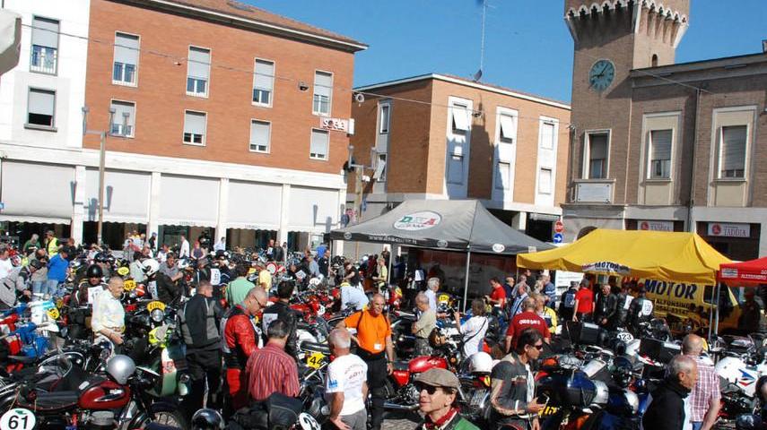 Le moto della Milano-Taranto conquistano Argenta