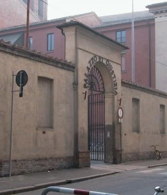 Due carichi di frutta non pagati scatta la condanna