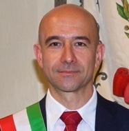 Stop al distributore, Vaccari attacca il M5S 