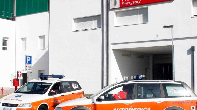 Motociclisti investiti da auto. Grave un anziano