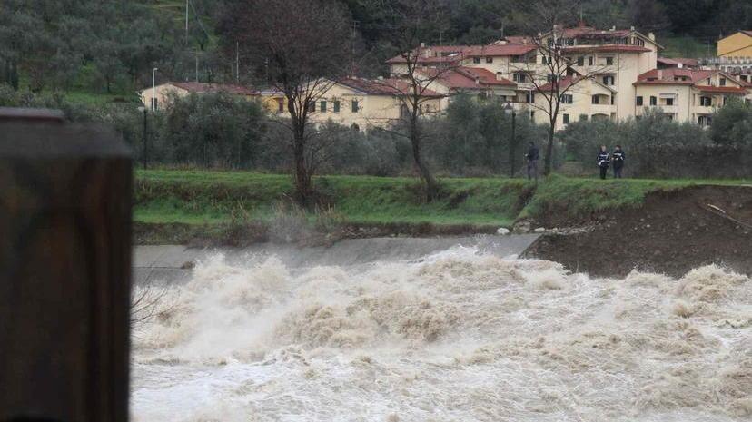 Fognatura danneggiata dalle piene del Bisenzio