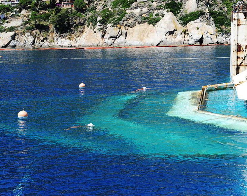 Sbuffi d’aria a prua: ultimi test sul relitto della Concordia 