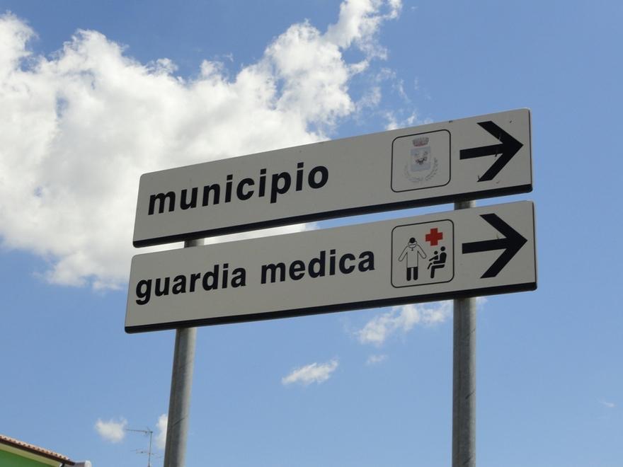 Postazioni mediche sulle coste per le emergenze estive, ticket per i non residenti  