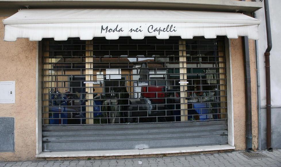 La Finanza chiude un parrucchiere, «Non faceva gli scontrini» 
