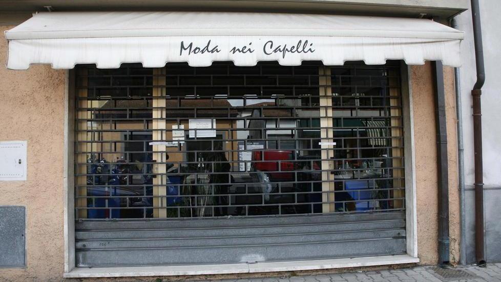 La Finanza chiude un parrucchiere, «Non faceva gli scontrini»