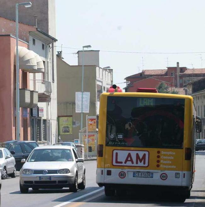 Il continuo passaggio degli autobus fa vibrare le case
