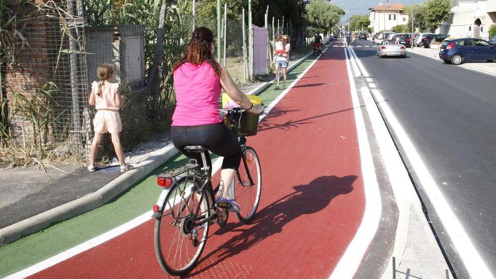 Ciclabile, finiti i lavori ma non le polemiche