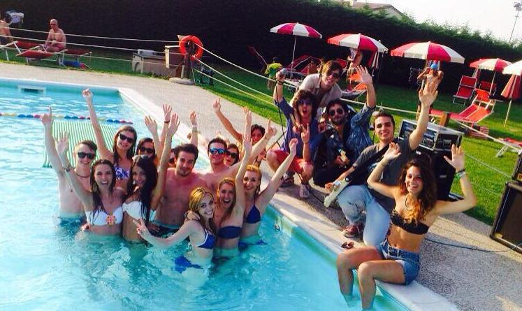 “Sei bellissima”, Bretta torna a sfondare in rete